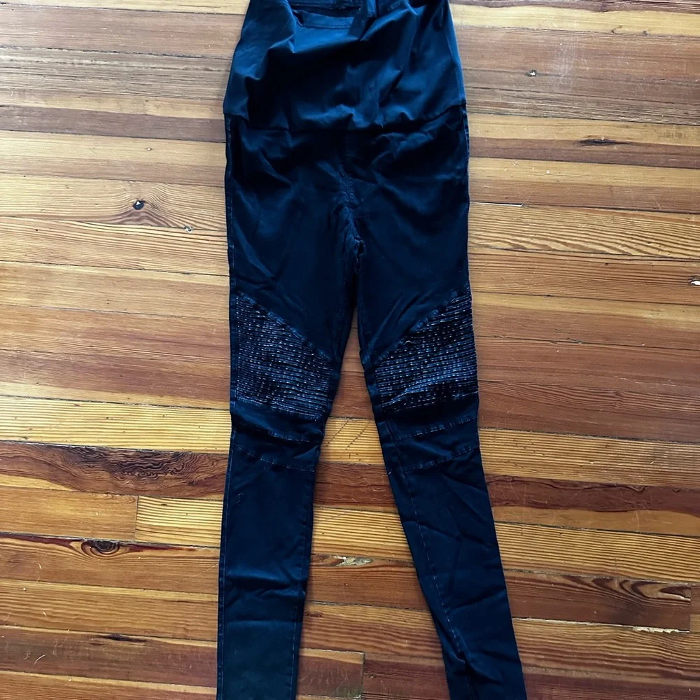 Blackout Moto maternity leggings - Picture 2 of 7